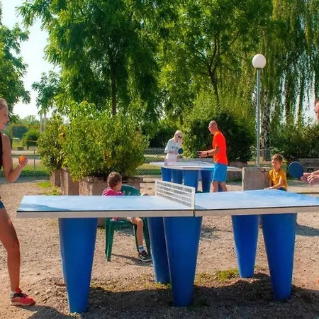 Anne Marie Vous Accueilles Dans Son Logement Familiale Pour 6 Personnes 3 Chambres Confortable Proche D Europa Park A Boofzheim Dans Camping 3 Etoiles Buitenkant foto